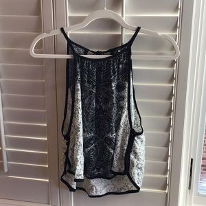 Printed Free People Top. (Size XS)